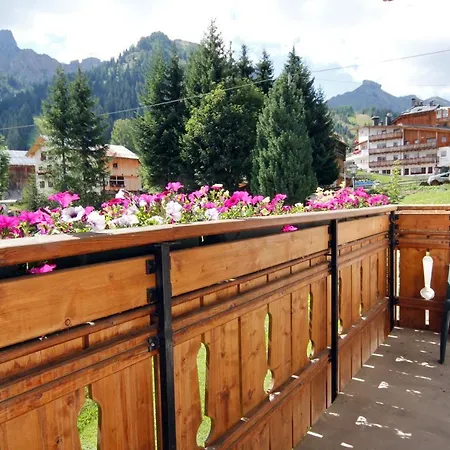 Apartmán Lezuo Iris *